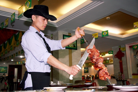 餐飲服務(wù)新趨勢 2015年餐飲消費(fèi)報告深度解讀